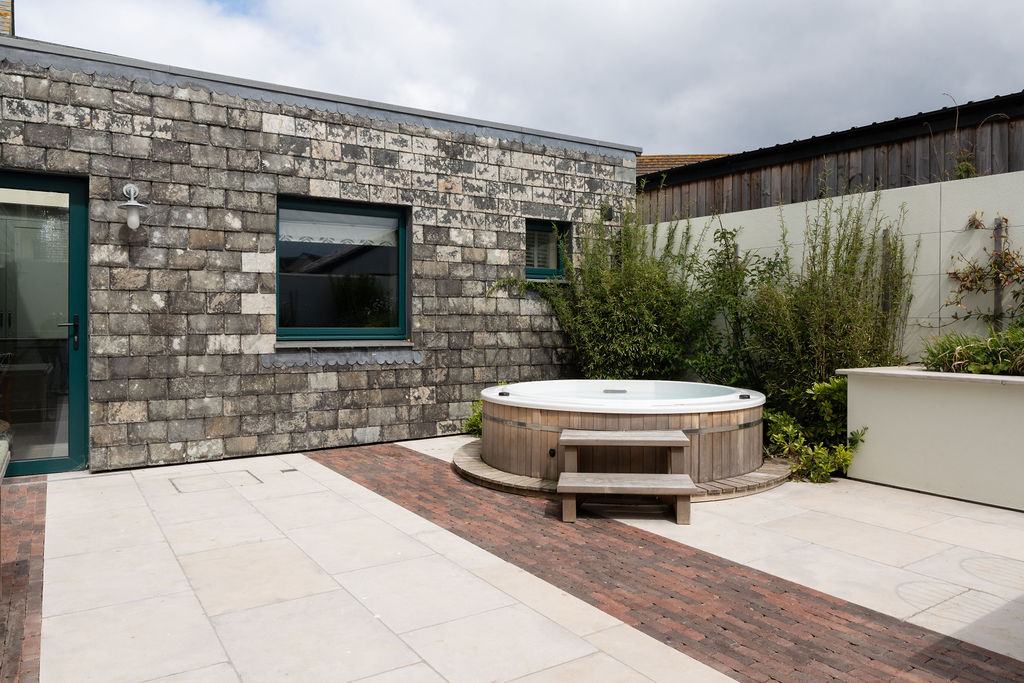 Slate-clad courtyard and hot tub